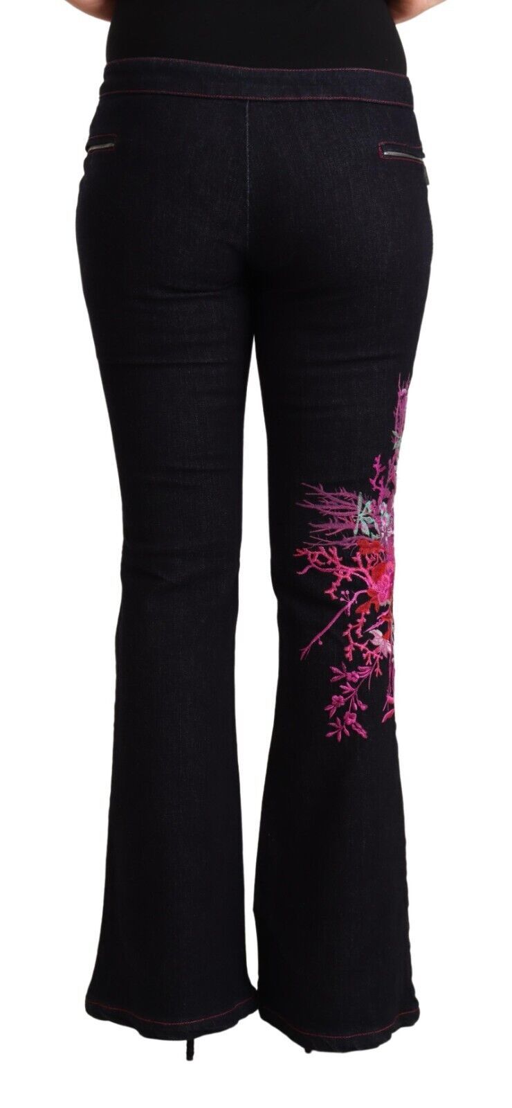 Schicke schwarze Schlagjeans mit mittlerer Taille