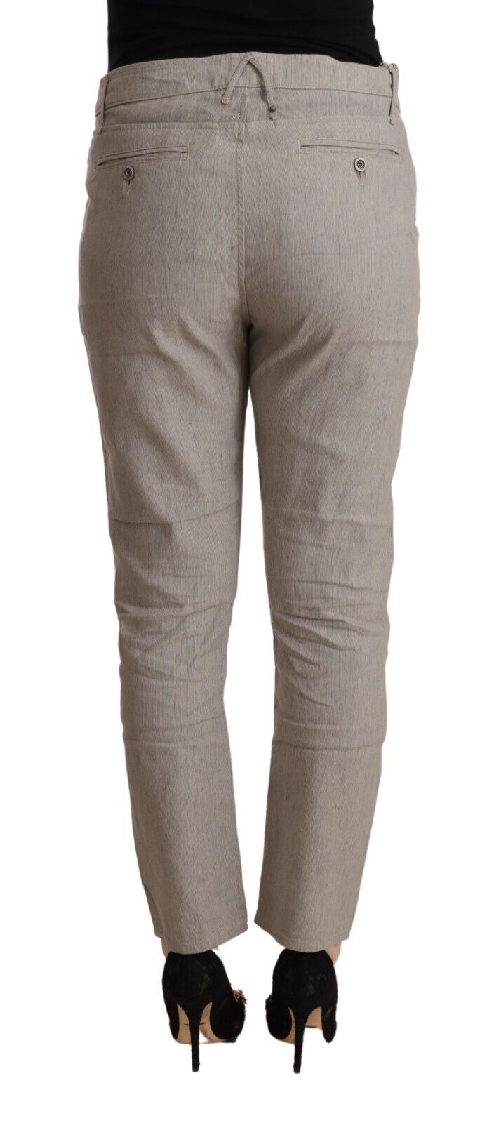 Elegante hellgraue, schmal zulaufende Leinenhose