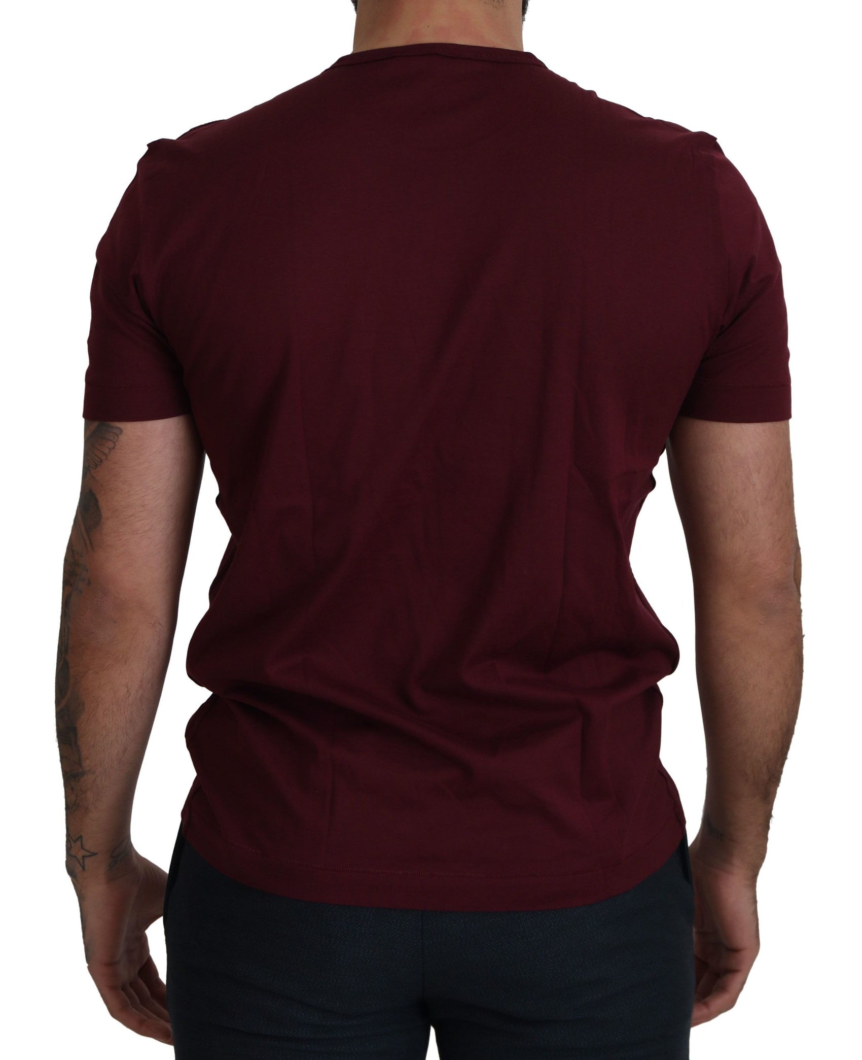 Elegantes Rundhals-T-Shirt mit Bordeaux-Rosen-Motiv