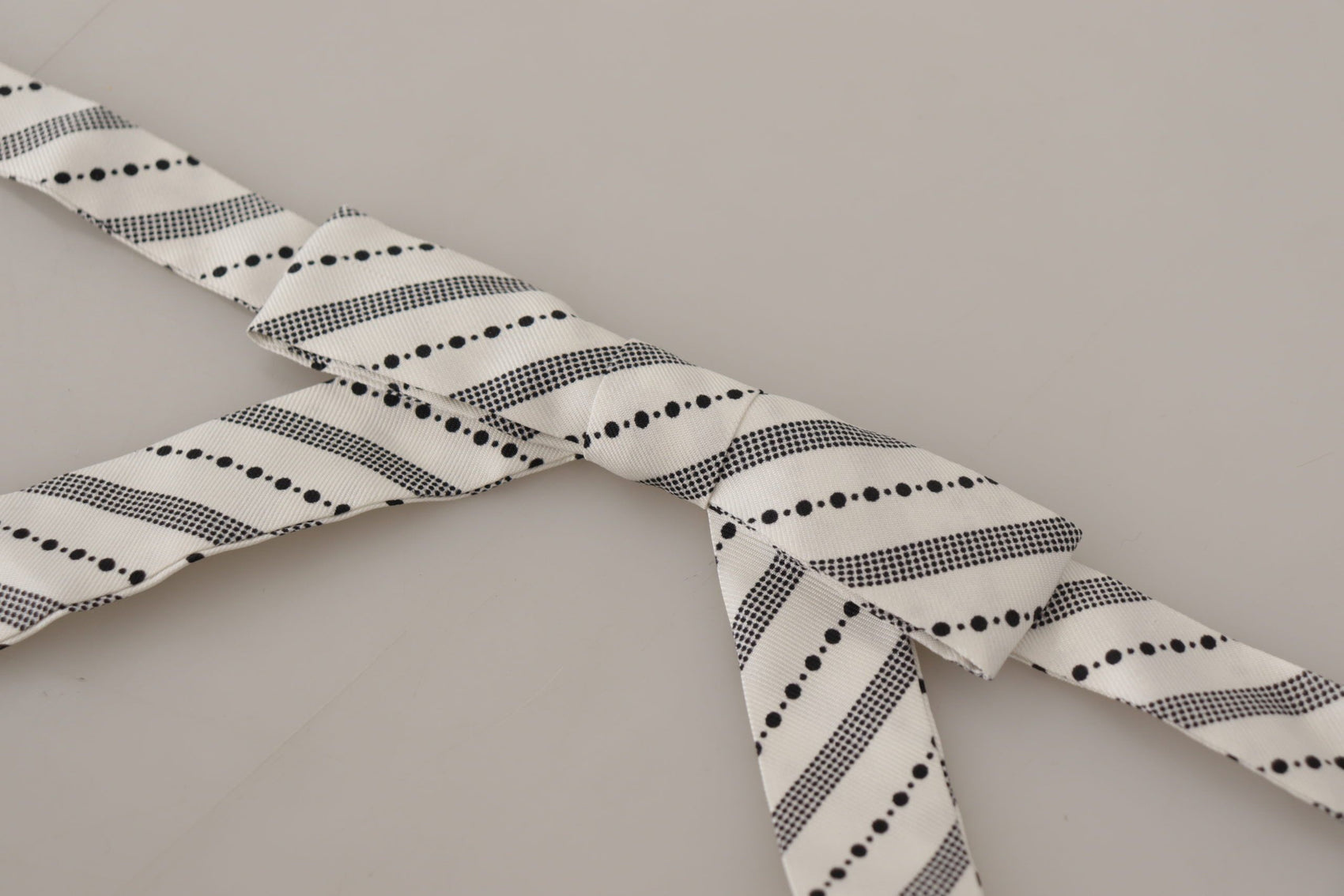 Papillon in seta a pois chic