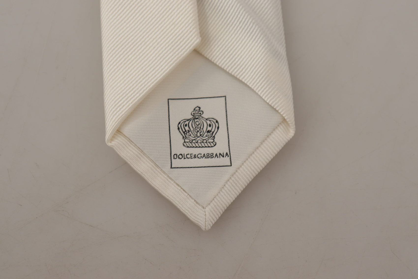 Elegante cravatta da uomo in seta bianca