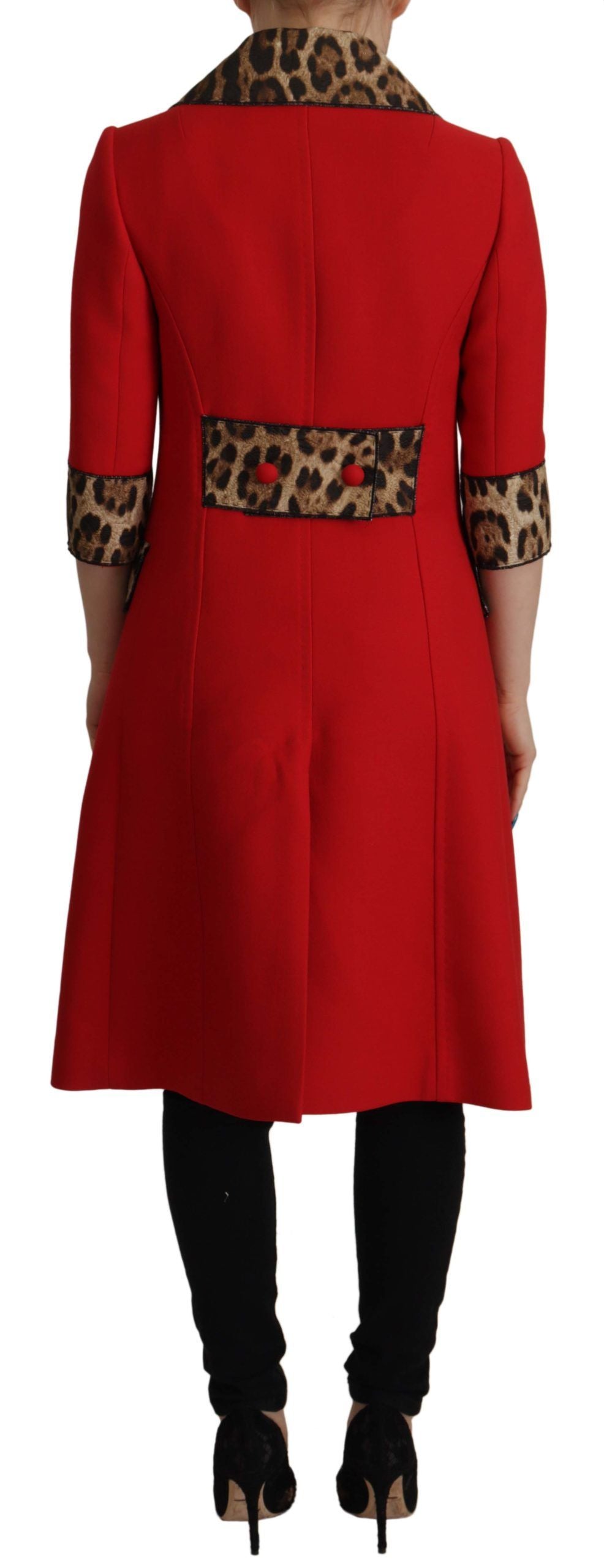 Elegante trench rosso leopardato