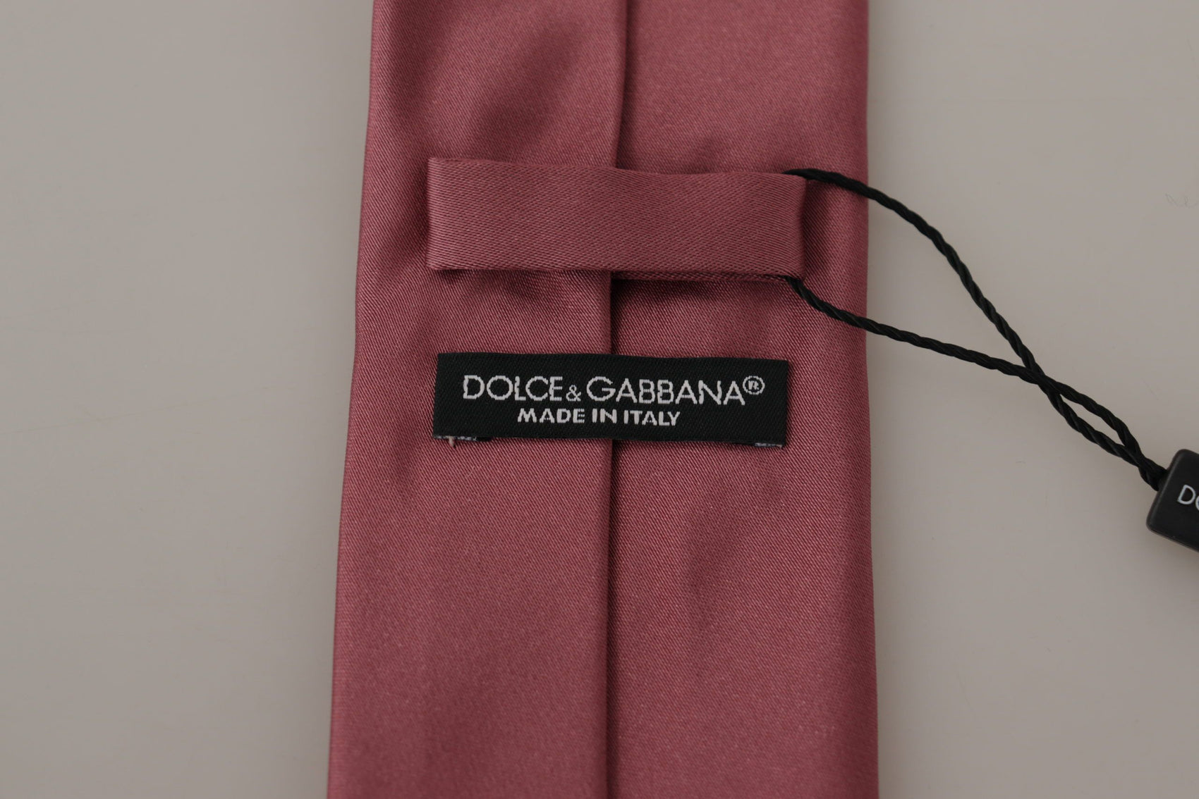 Elegante papillon in seta rosa