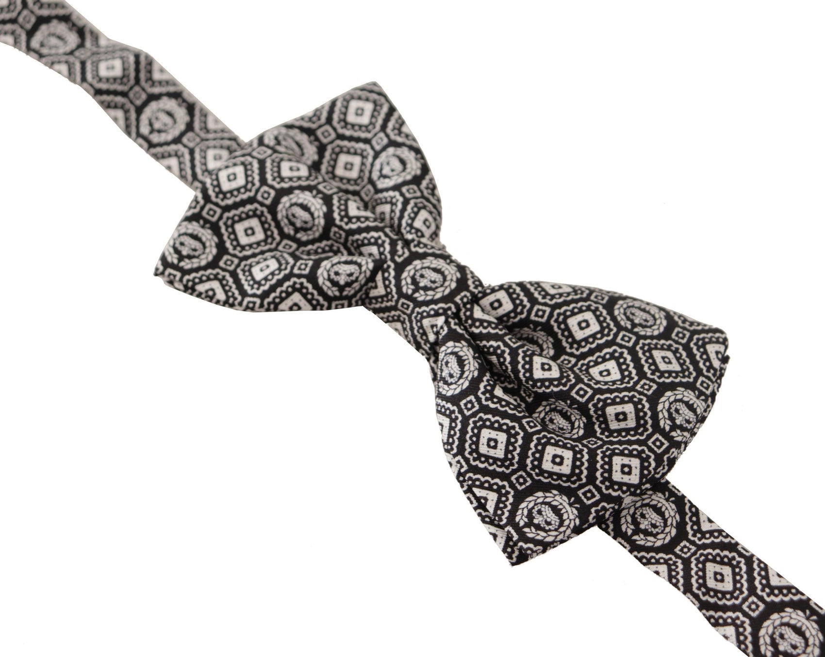 Elegante papillon nero in seta