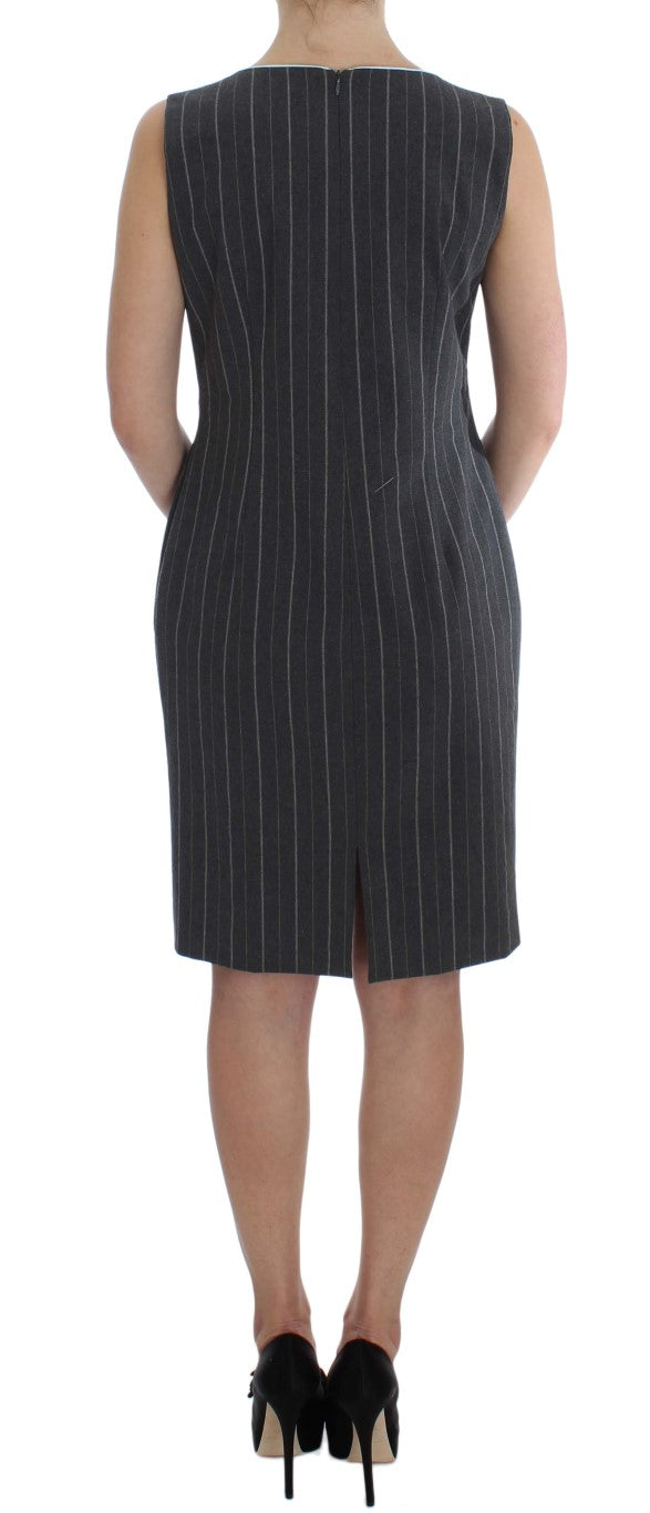 Elegante abito a righe grigie e completo blazer