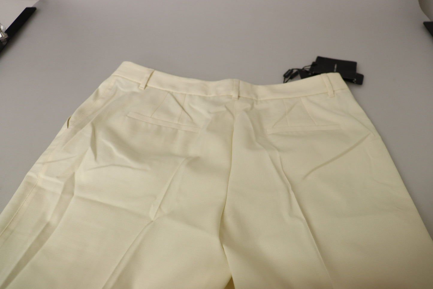 Eleganti pantaloni in lana a vita alta color avorio