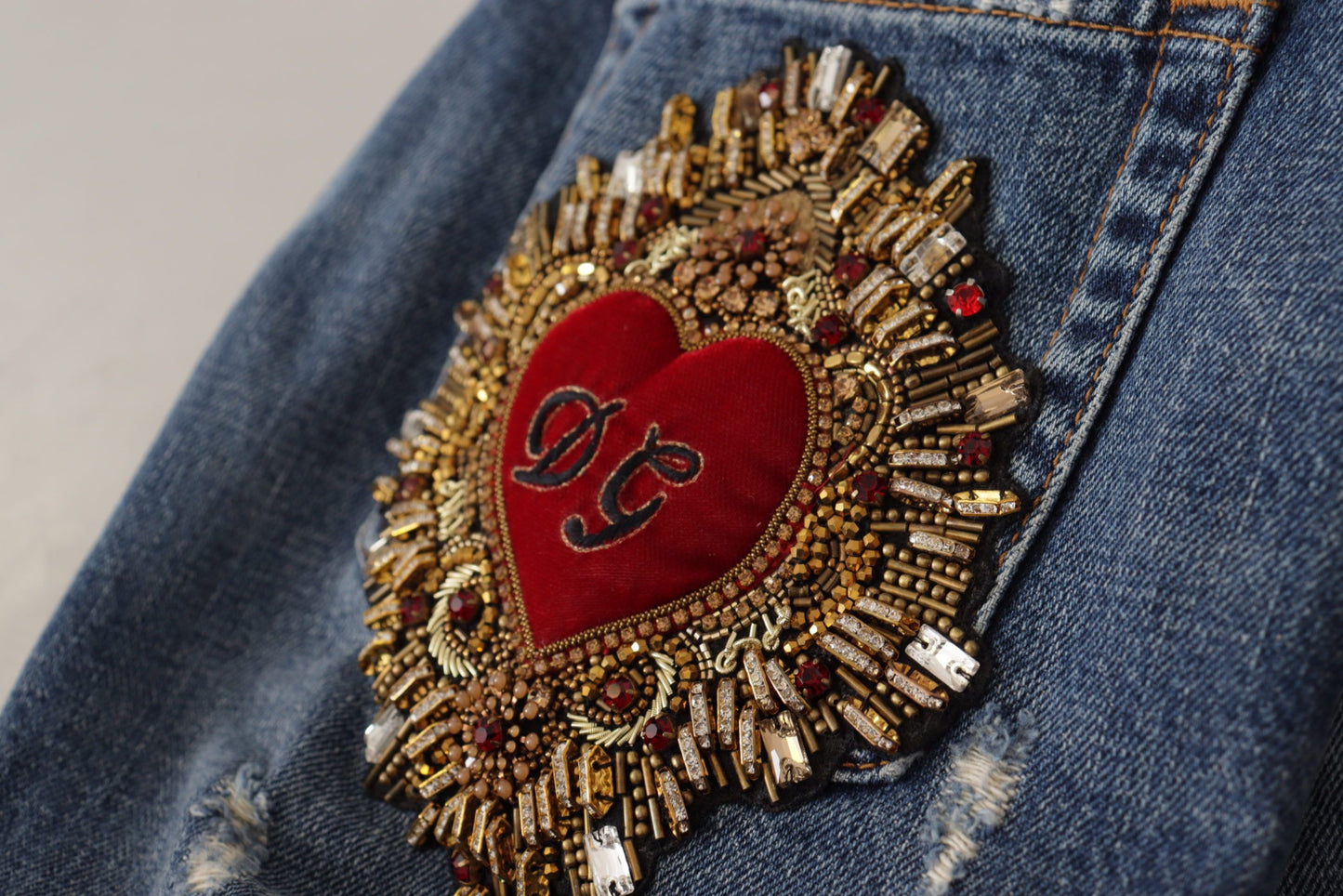 Jeans in denim a vita media con taglio boyfriend chic