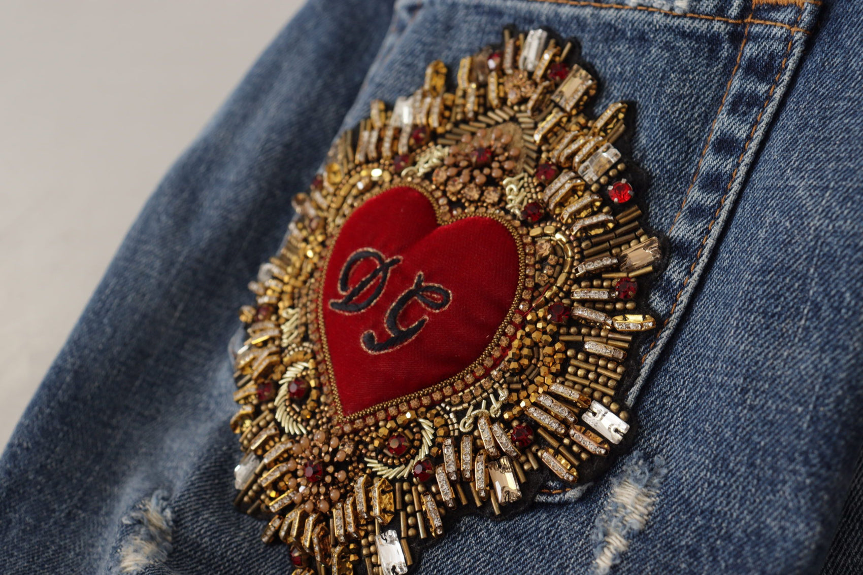 Schicke Boyfriend-Jeans mit mittlerer Taille