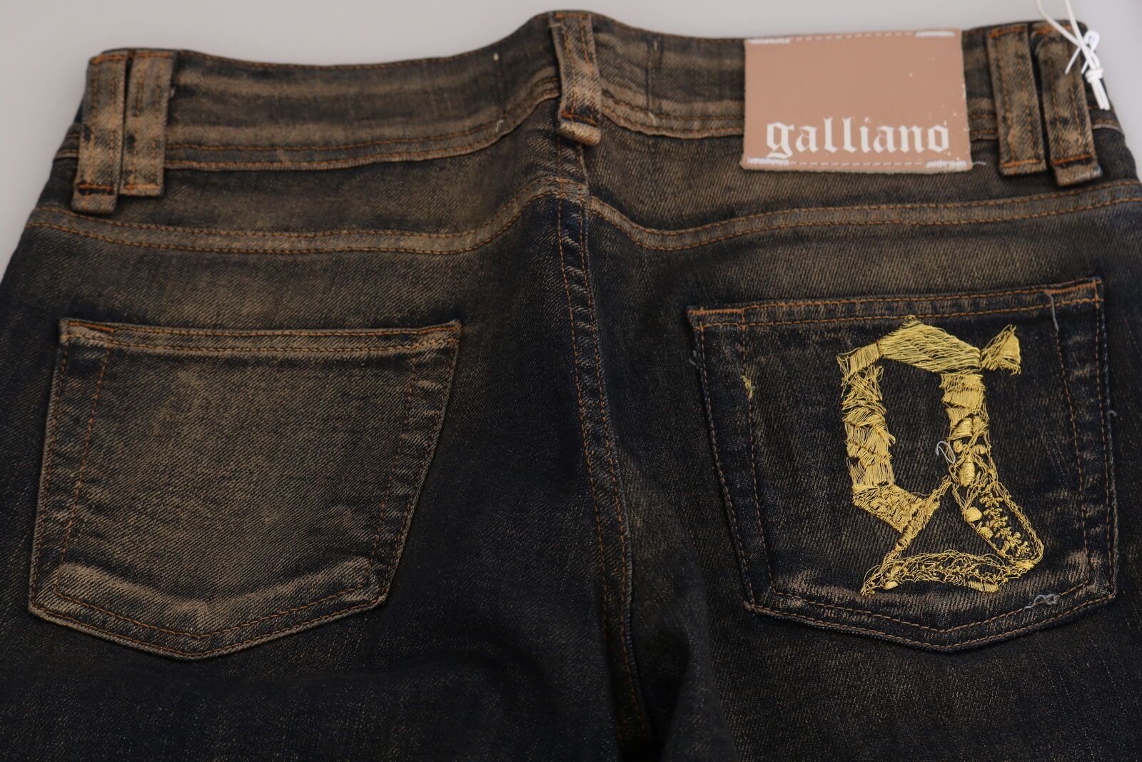 Schicker ausgestellter schwarzer Denim mit mittlerer Taille