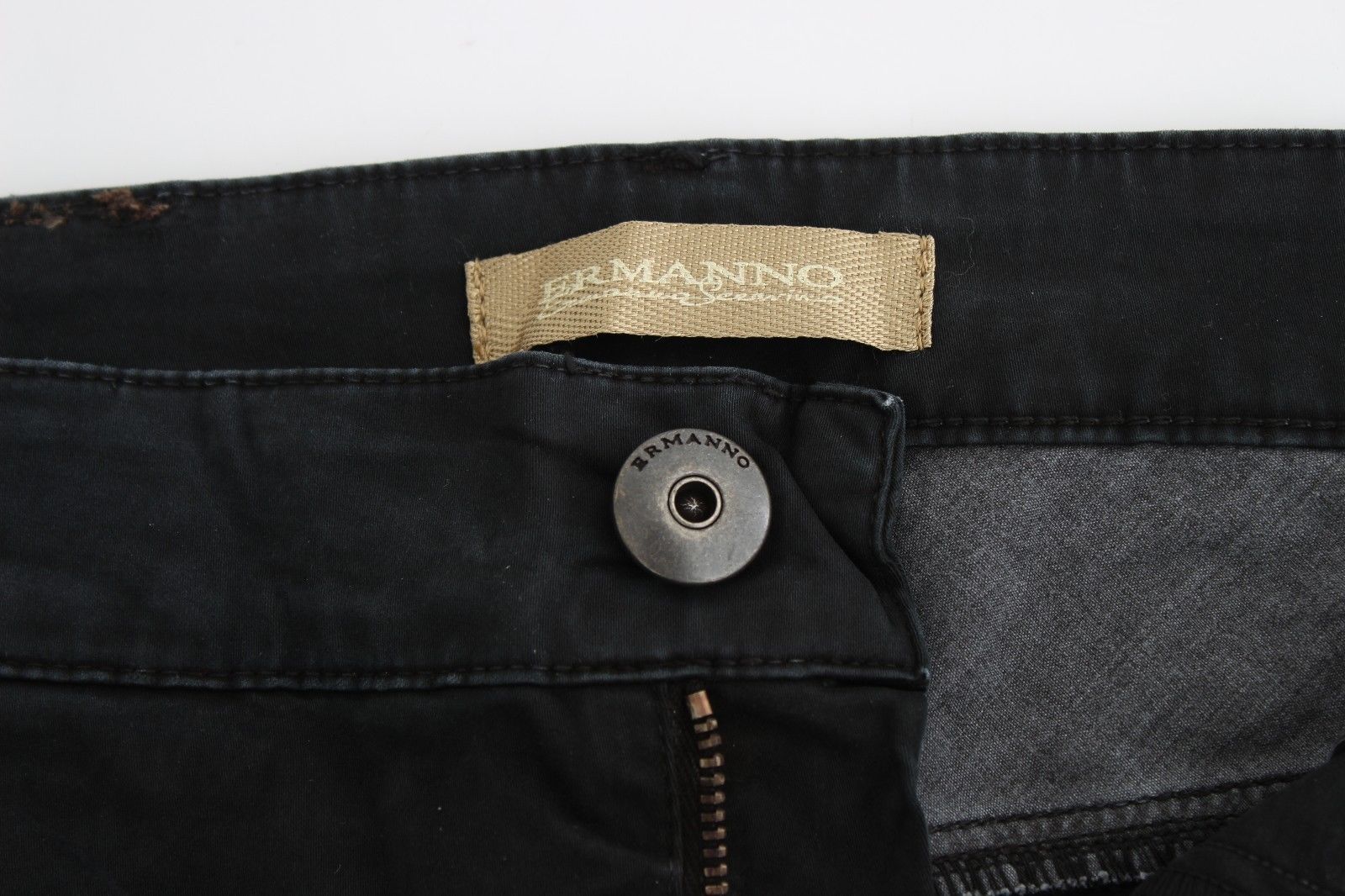Elegante schwarze Designer-Jeans mit schmalem Bein