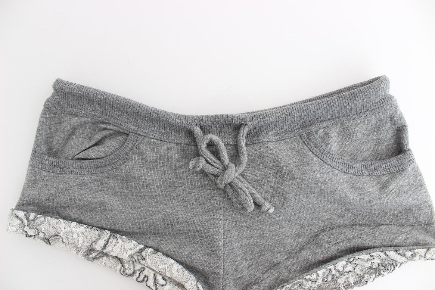 Mini shorts eleganti con pizzo grigio