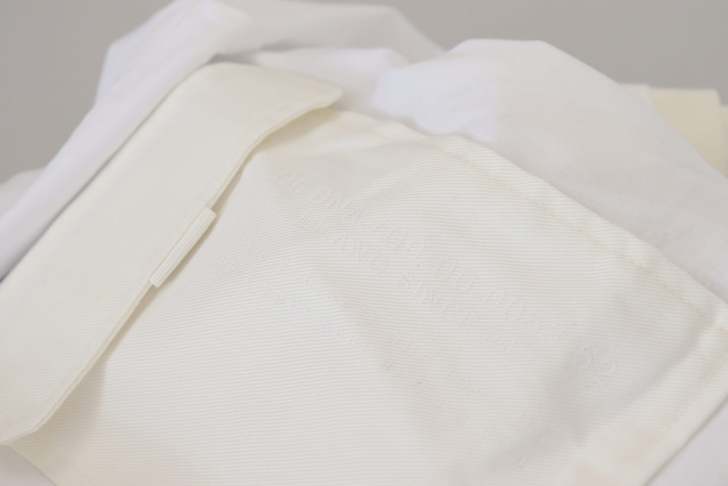 Elegantes weißes Baumwoll-T-Shirt mit DG-Brusttasche