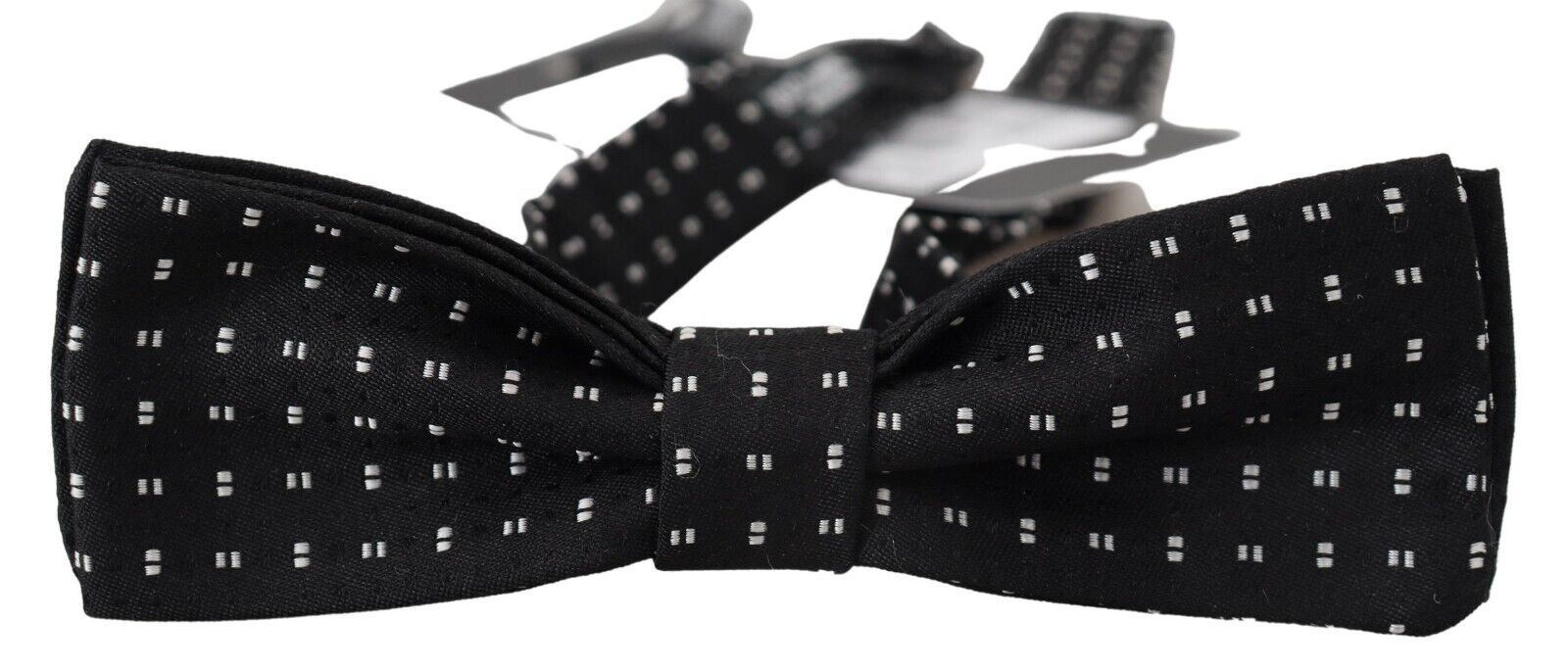 Elegante papillon in seta nera