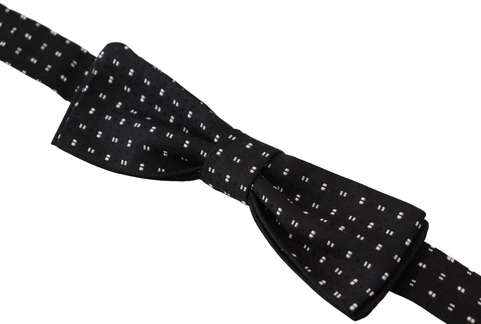 Elegante papillon in seta nera