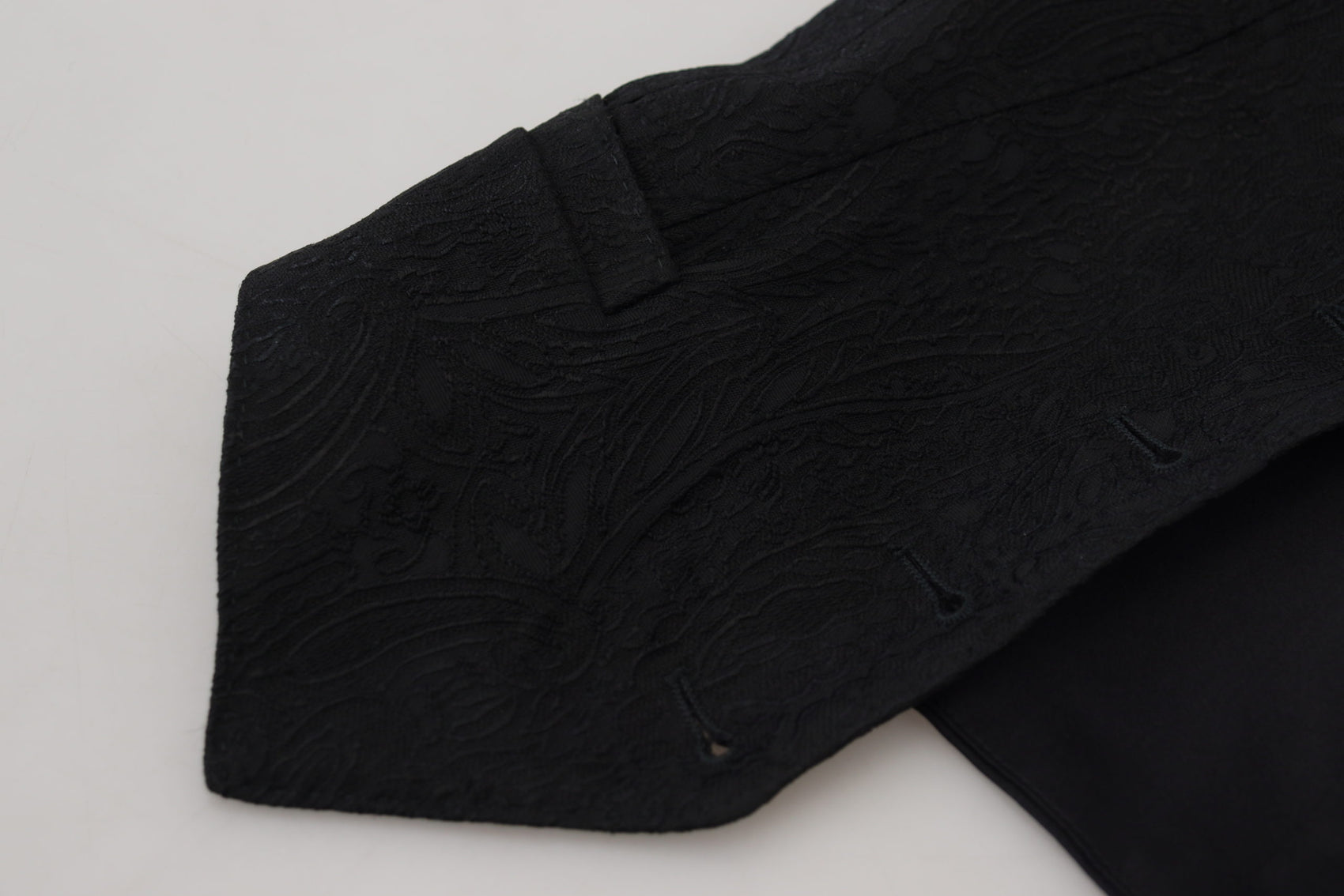 Elegante gilet in misto seta nero
