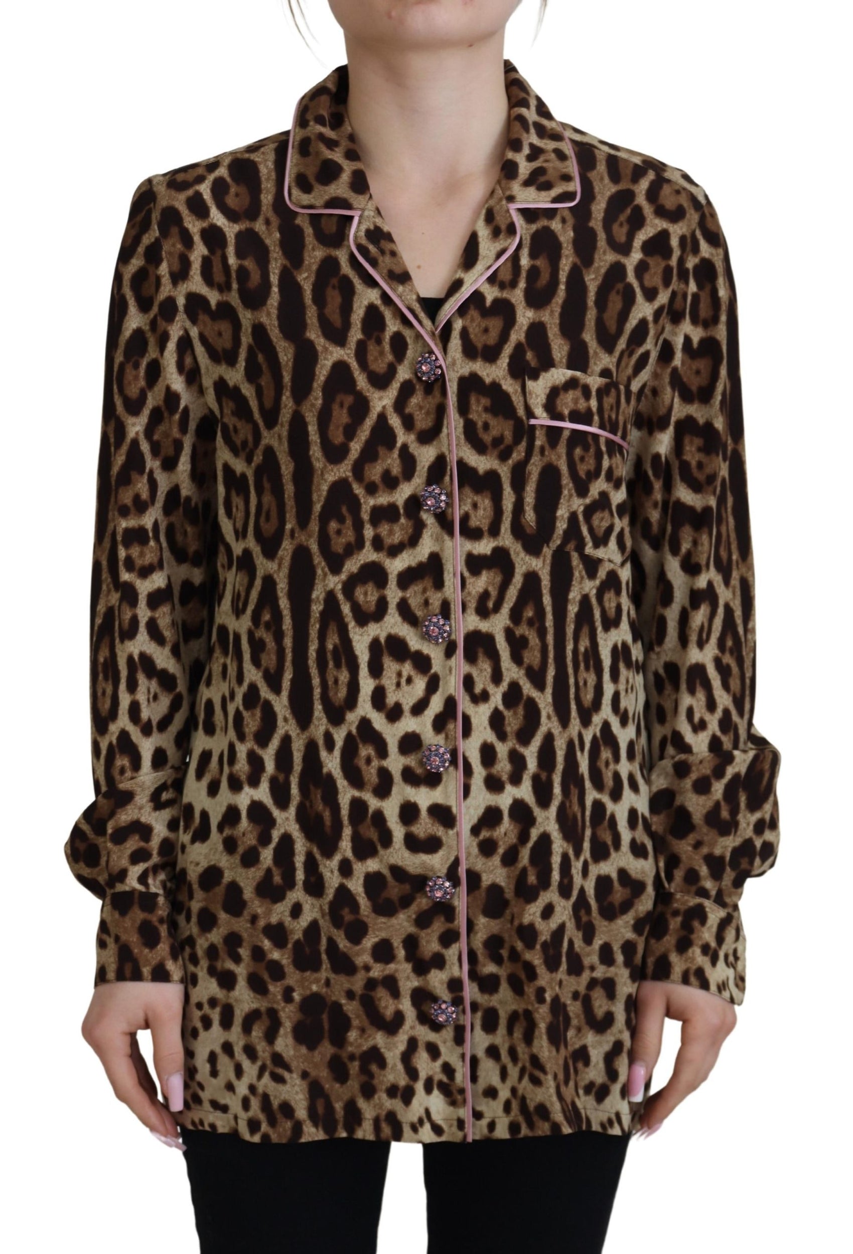 Elegante top in seta con stampa leopardata e colletto