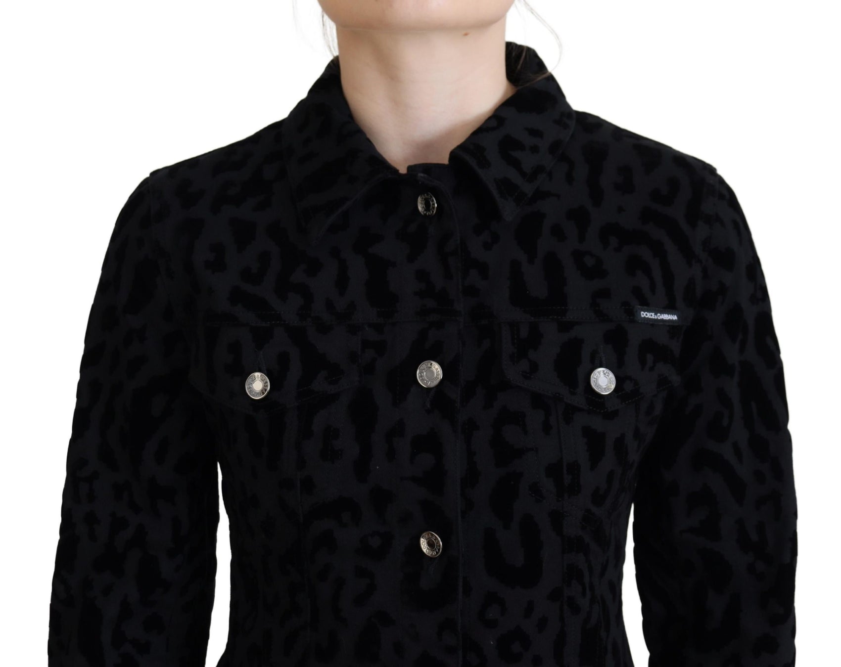 Giacca in denim con motivo leopardato chic
