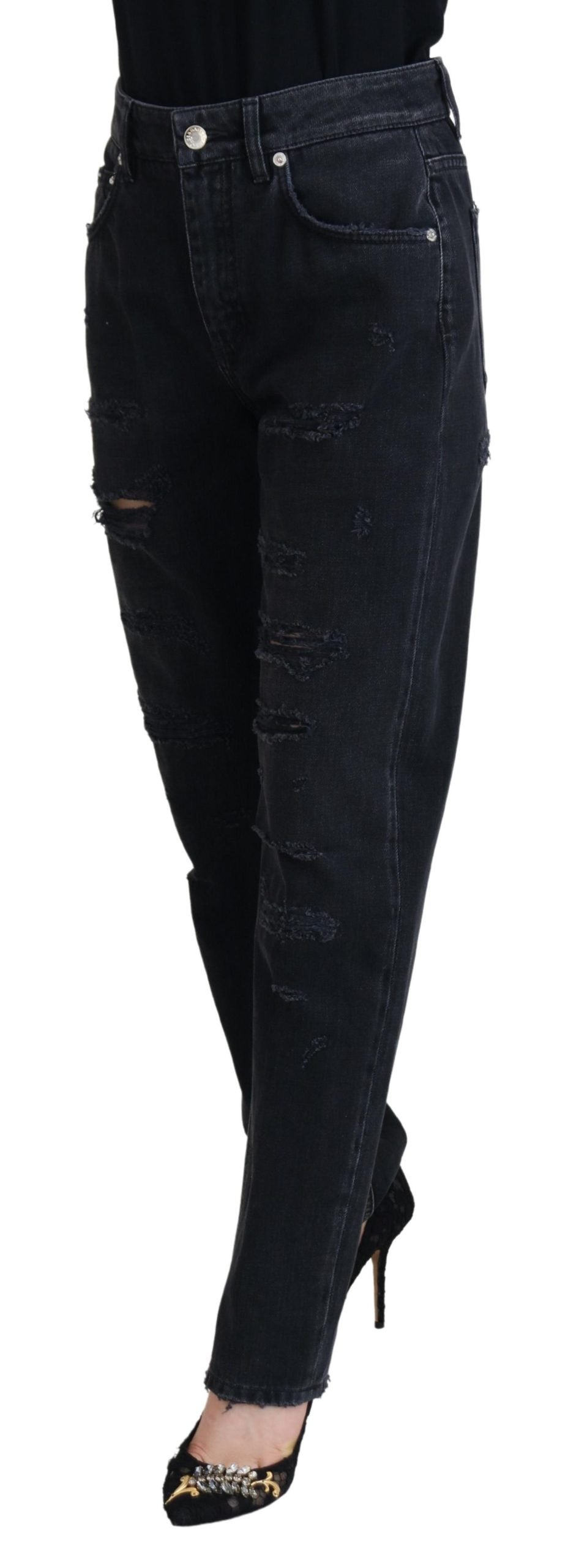 Pantaloni in denim nero chic: valorizza il tuo guardaroba