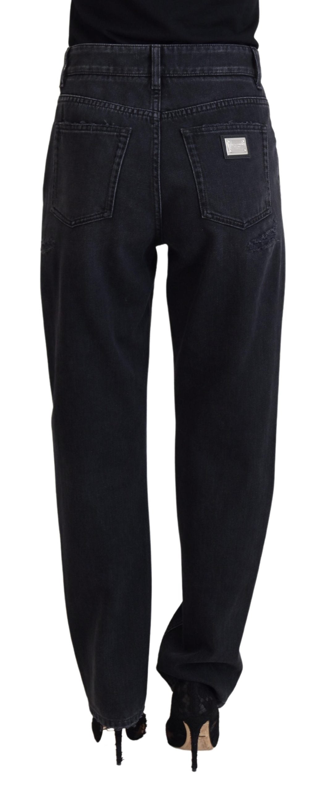 Pantaloni in denim nero chic: valorizza il tuo guardaroba