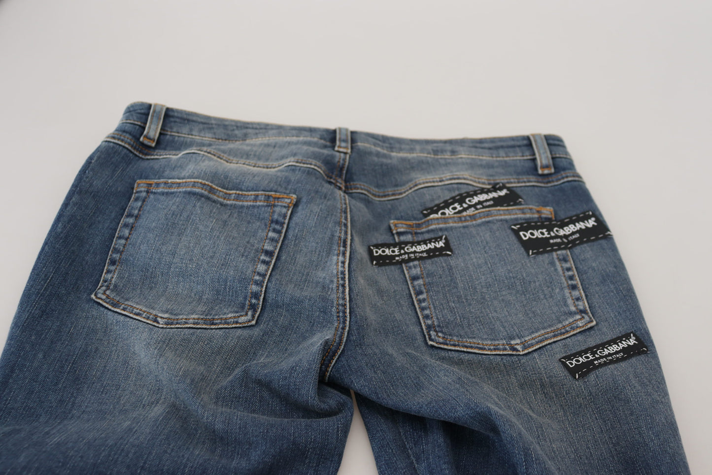 Eleganti pantaloni in denim strappati – Chic Casualwear