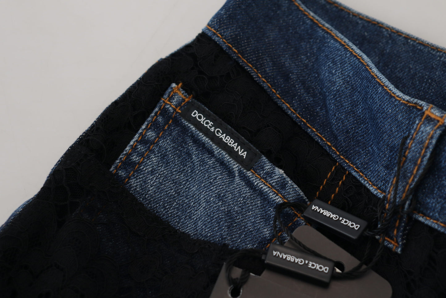 Elegante pizzo floreale davanti denim