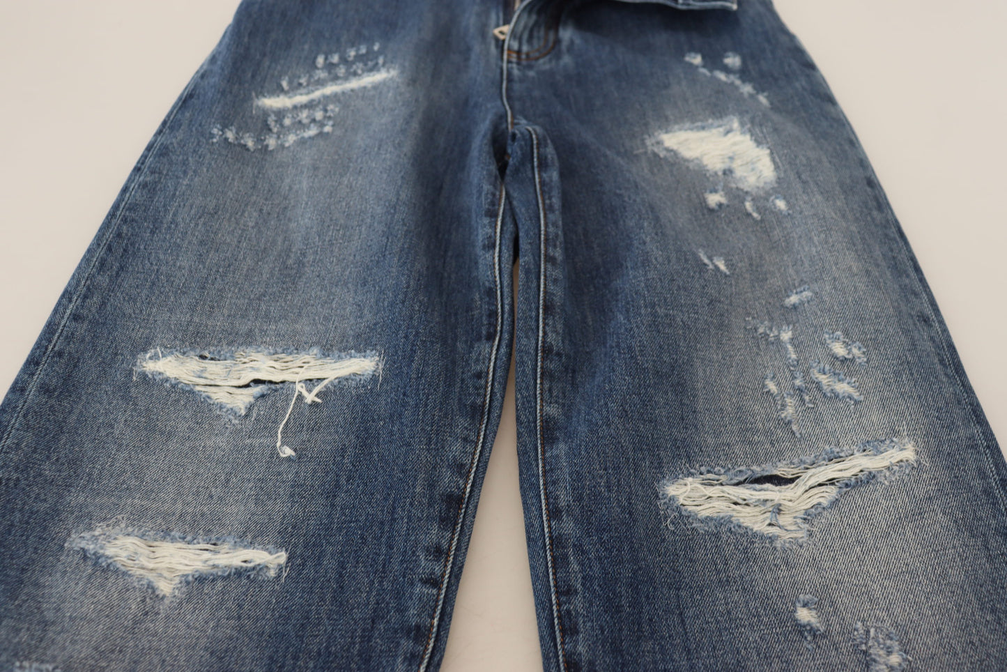 Eleganti jeans strappati
