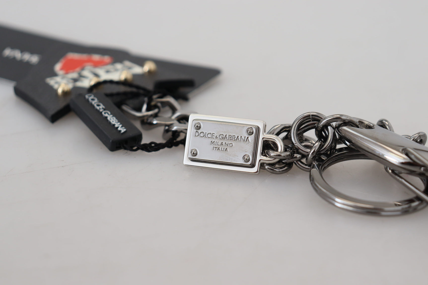 Elegante portachiavi di design in argento e nero