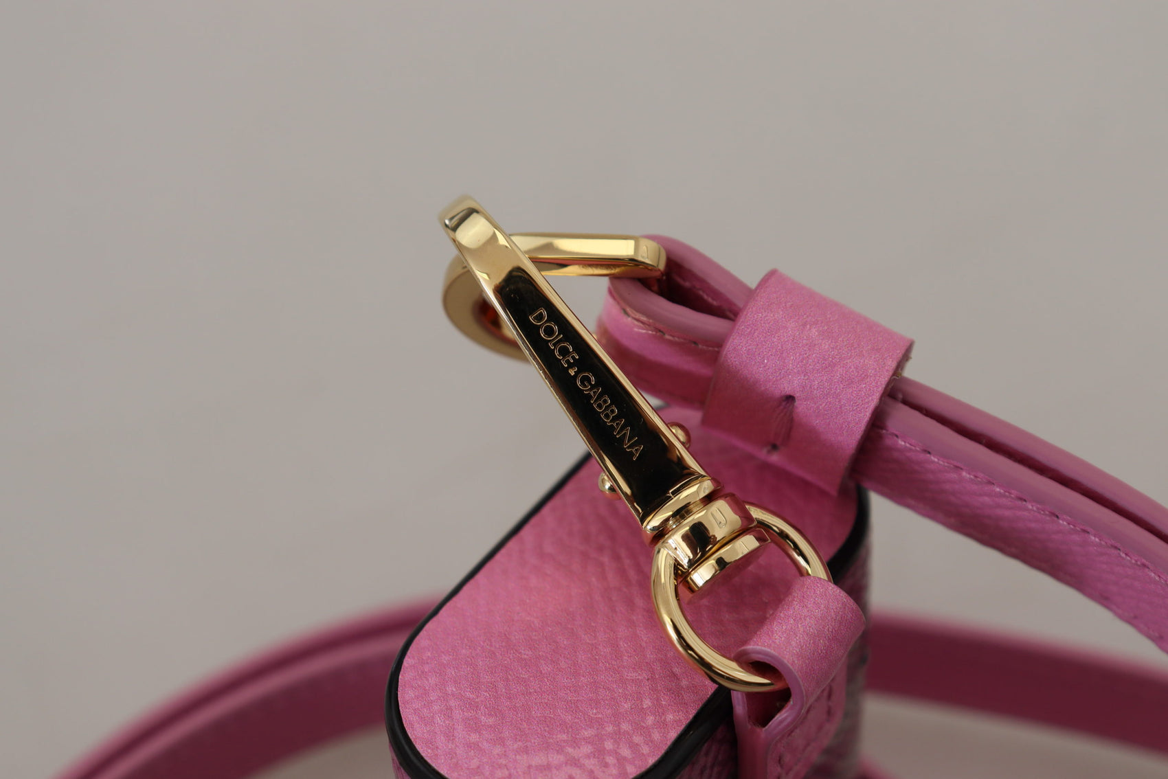 Custodia per AirPods in pelle chic rosa