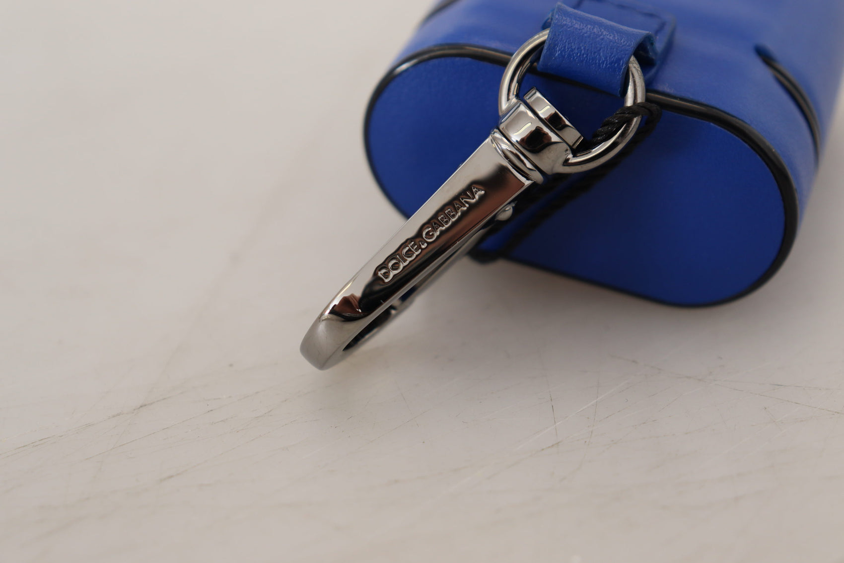 Elegante custodia in pelle blu per Airpods