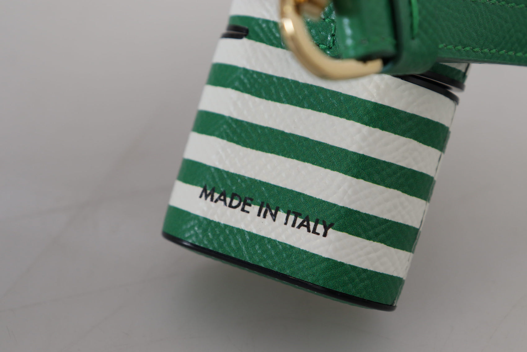 Elegante custodia in pelle per Airpods - Verde lussureggiante