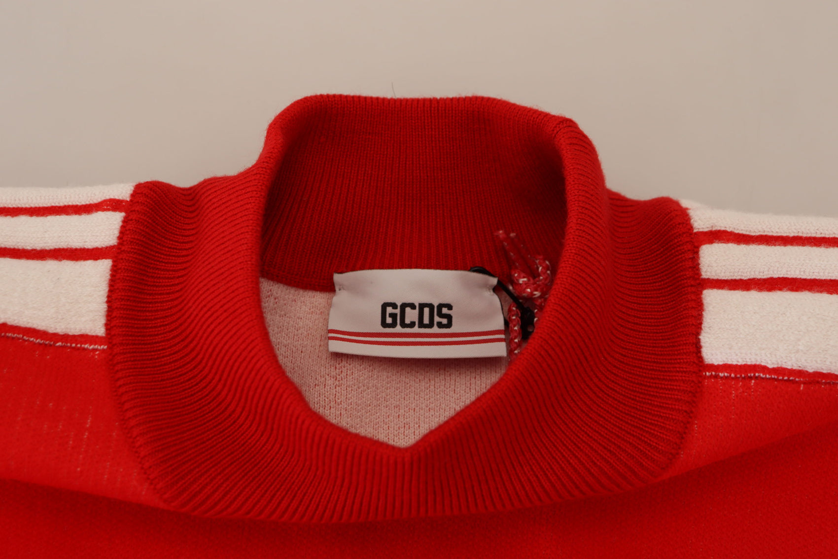 Eleganter roter Pullover für Herren