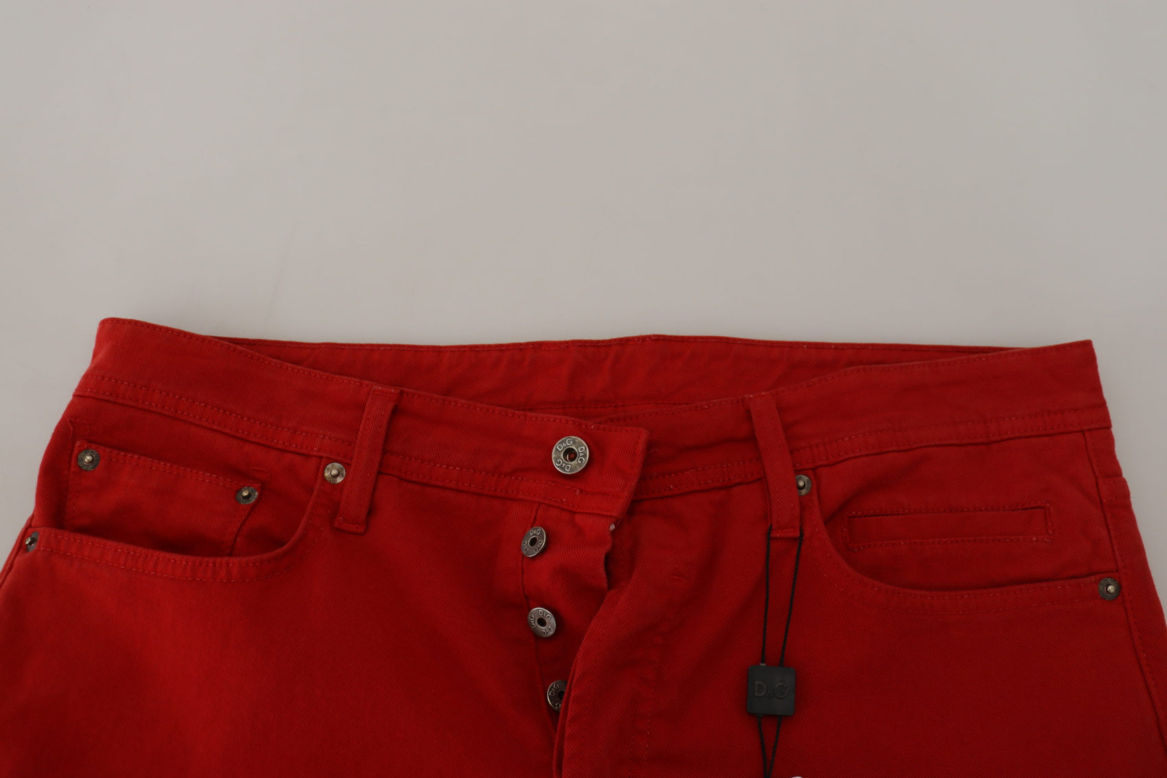 Schicke rote Baumwoll-Jeanshose