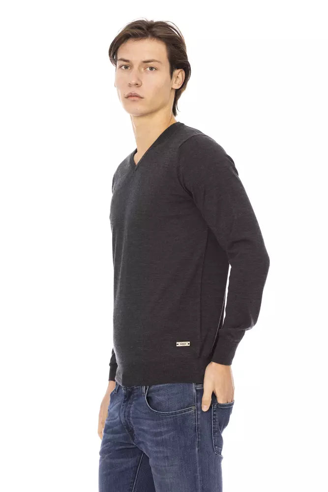 Grauer Stoff Herrenpullover