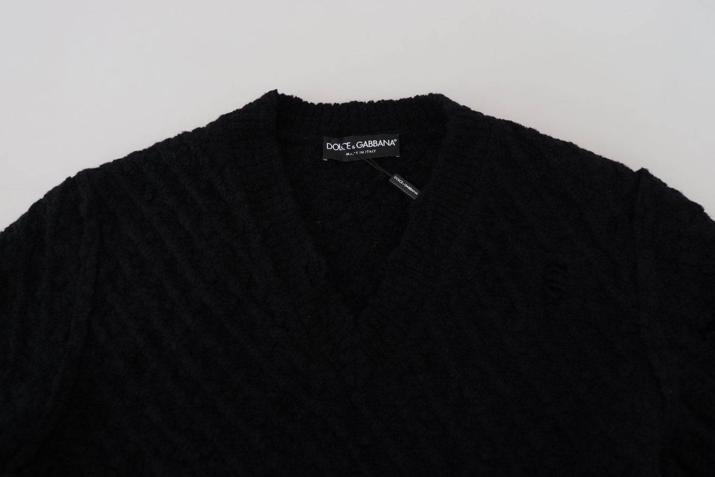 Eleganter schwarzer Pullover aus Wollmischung mit V-Ausschnitt