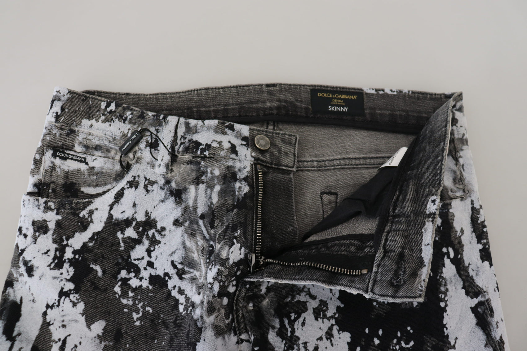 Mehrfarbiges Tie-Dye-Denim-Spektakel