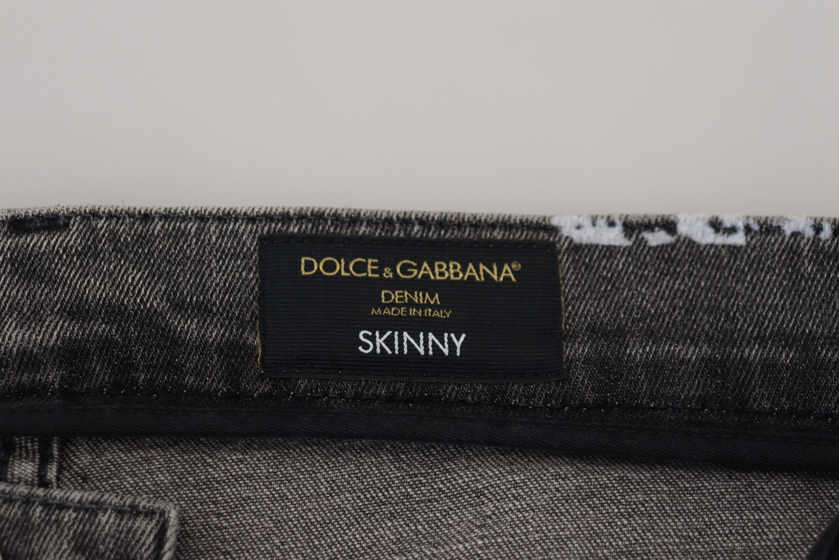 Mehrfarbiges Tie-Dye-Denim-Spektakel