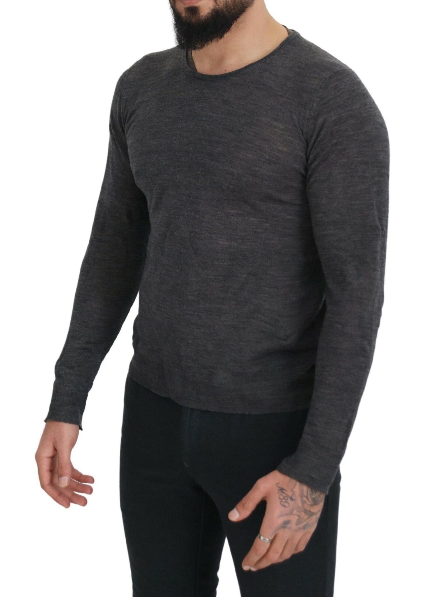 Eleganter grauer Pullover mit Rundhalsausschnitt