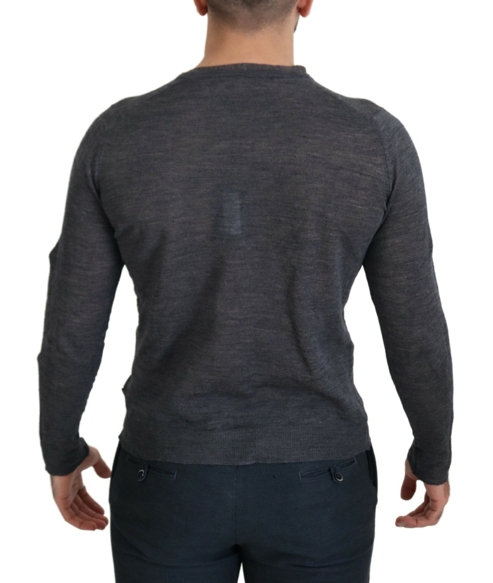 Eleganter grauer Pullover mit Rundhalsausschnitt