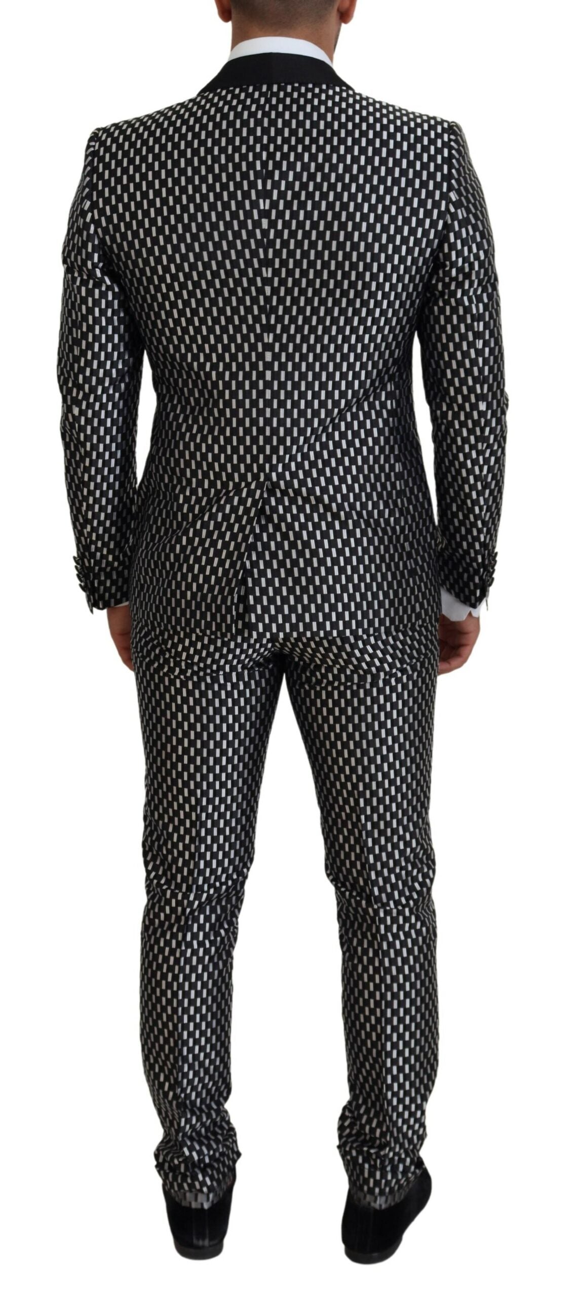 Elegante abito slim fit in misto seta nera