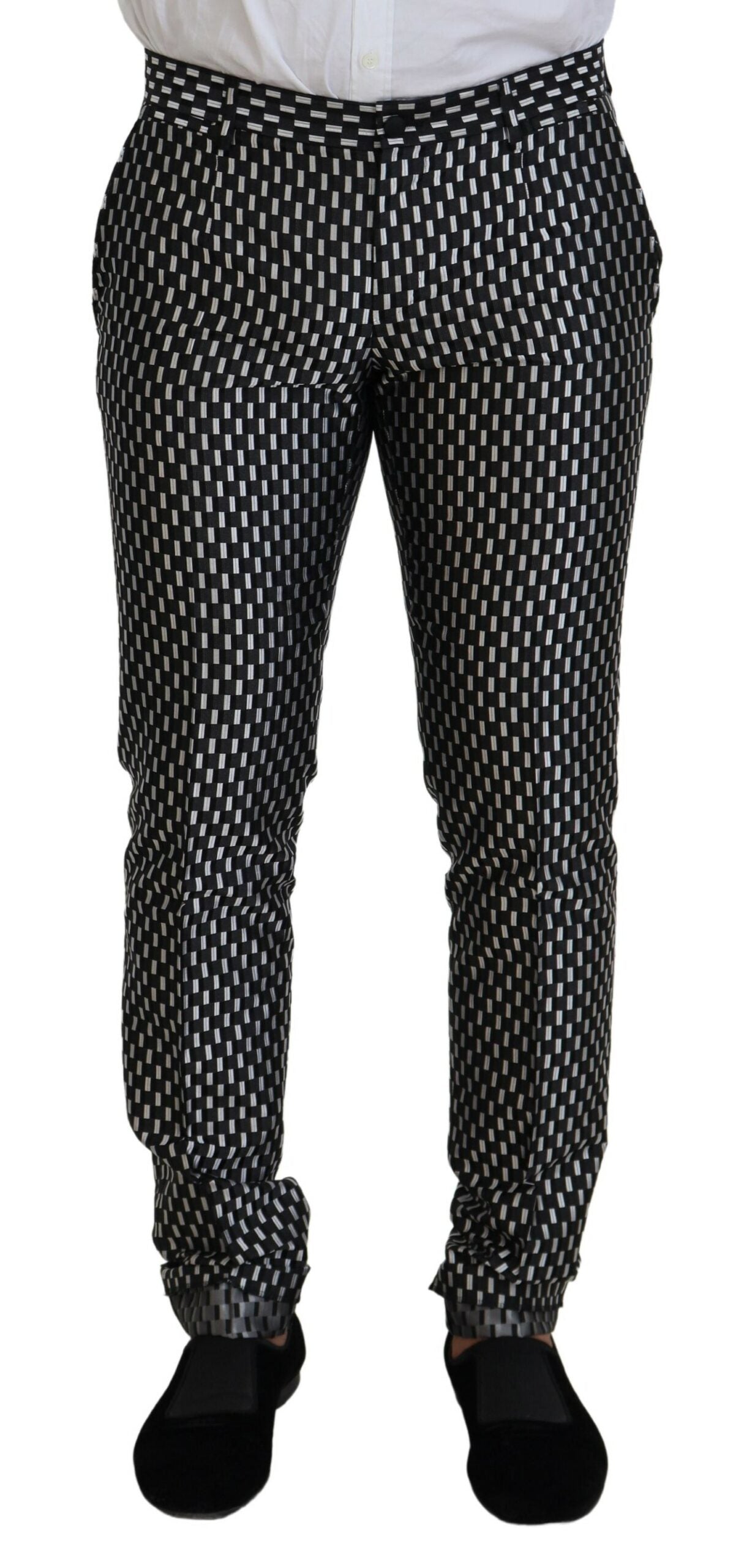 Elegante abito slim fit in misto seta nera