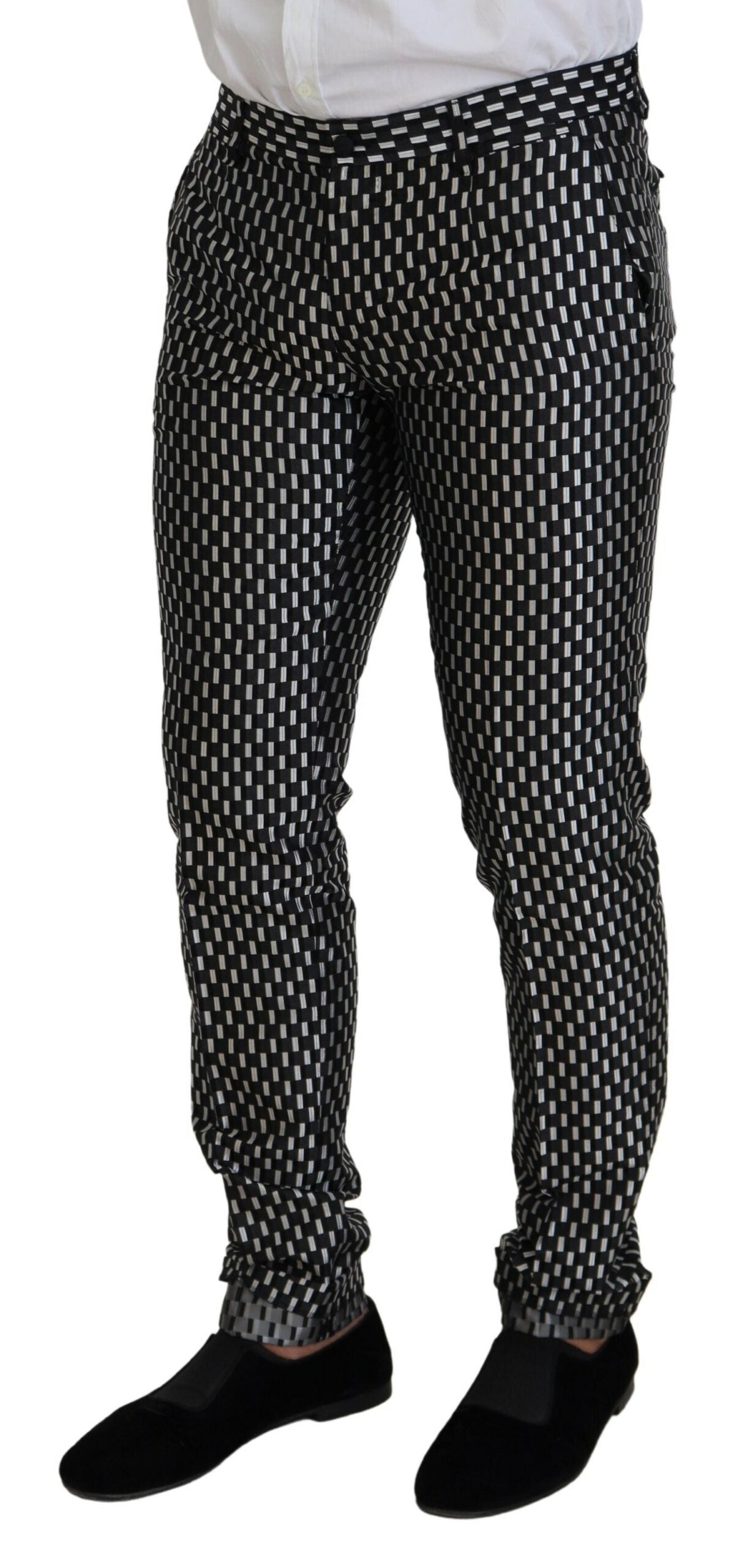 Elegante abito slim fit in misto seta nera