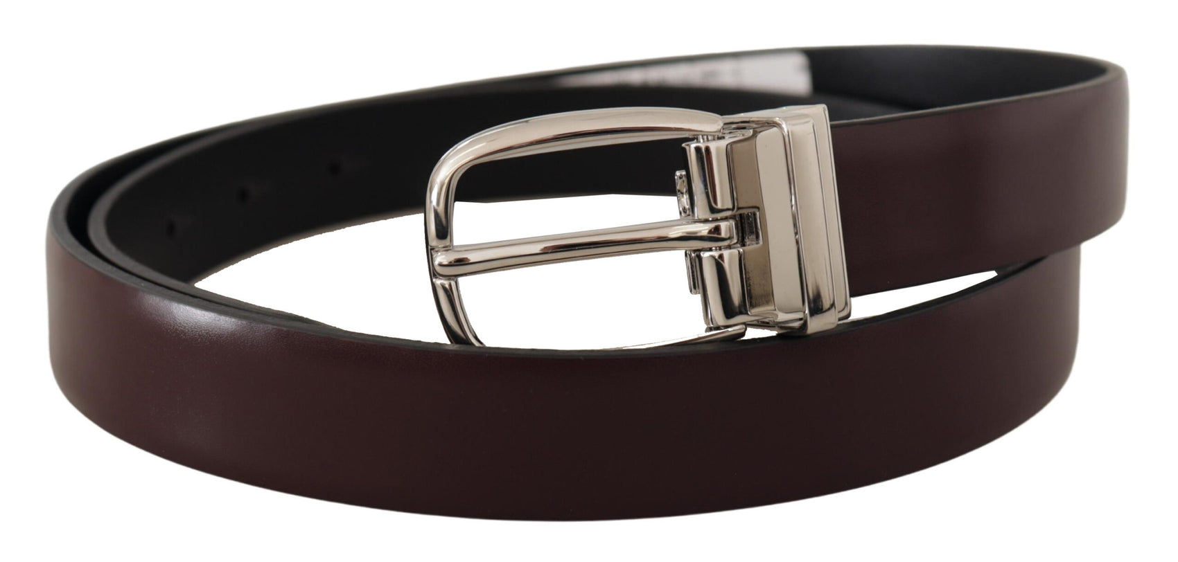 Elegante cintura in pelle con fibbia in metallo argentato