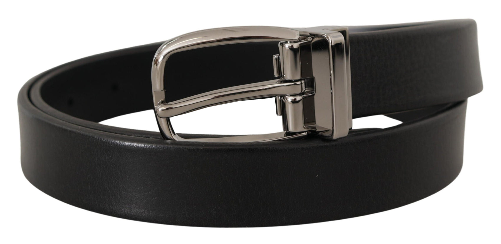 Elegante cintura in pelle nera con fibbia in metallo