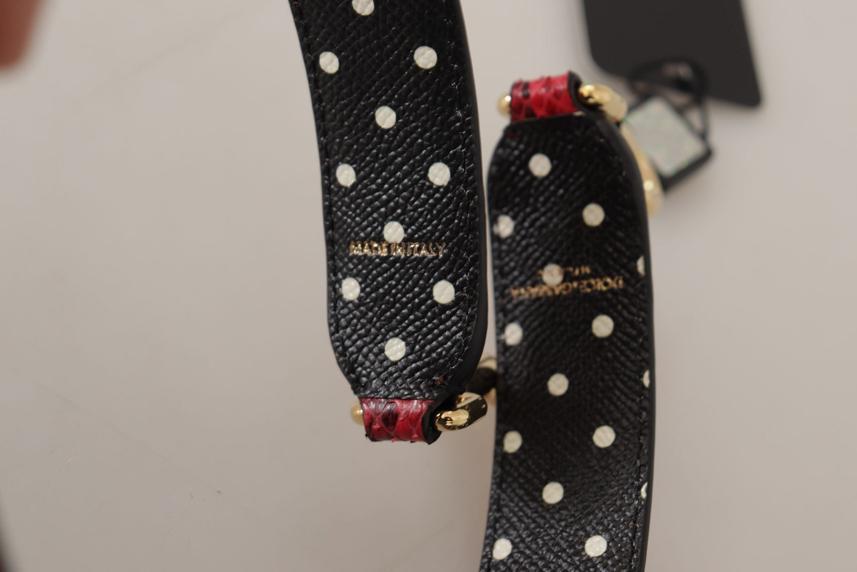 Elegante tracolla in pelle di pitone rosso
