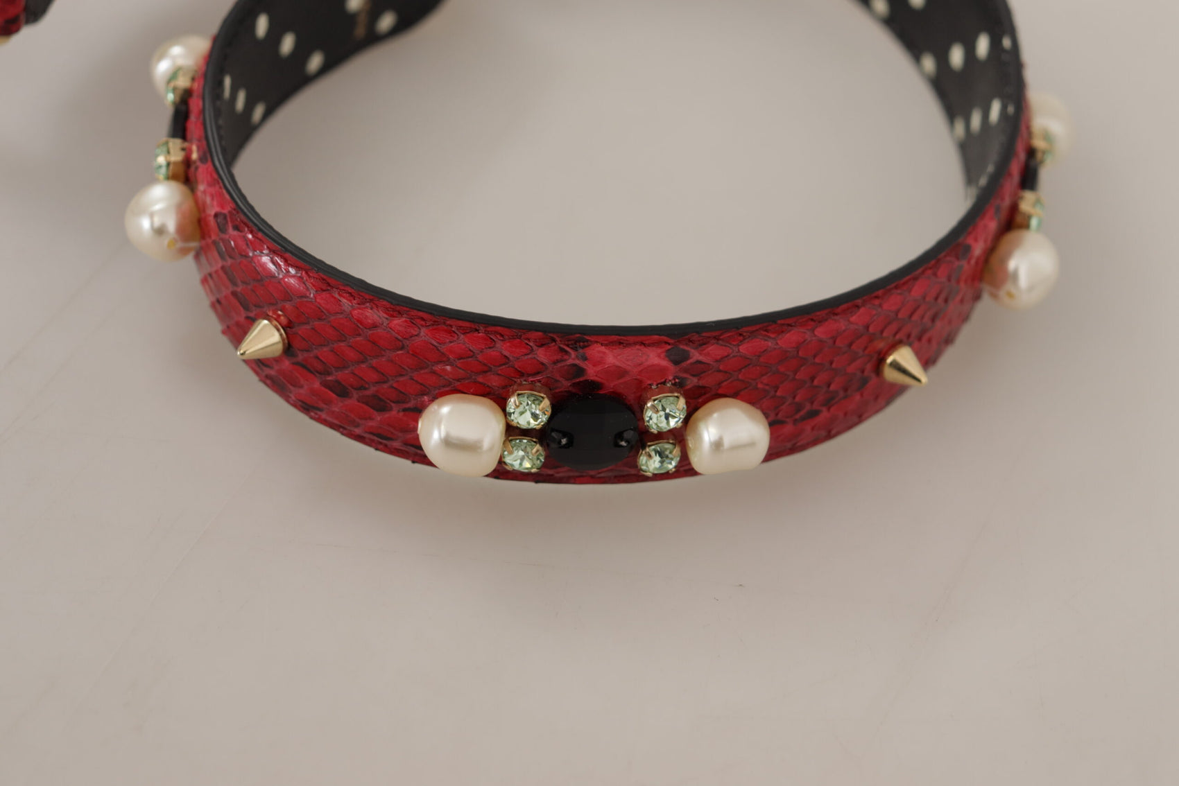 Elegante tracolla in pelle di pitone rosso