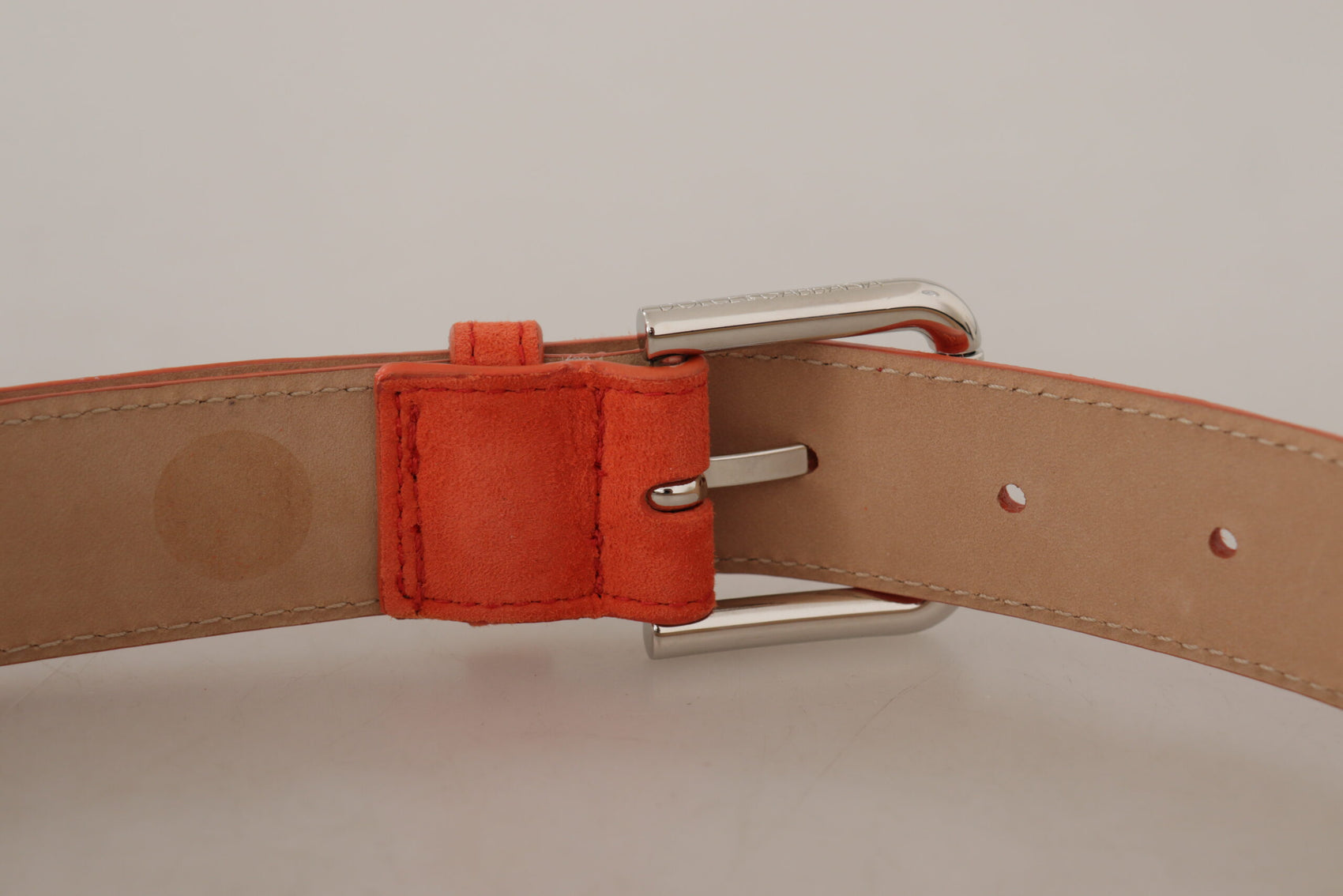Eleganter Wildledergürtel in leuchtendem Orange