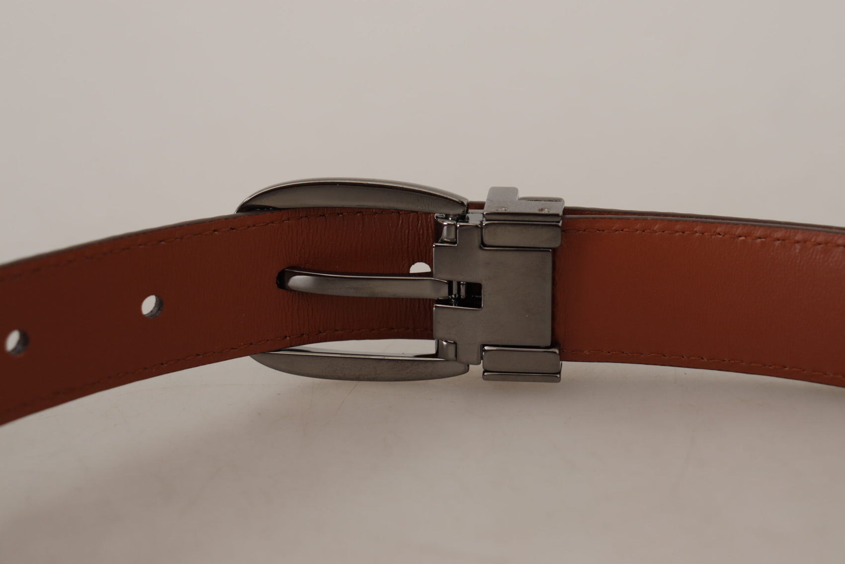 Eleganter gravierter Ledergürtel – Zeitloser Stil