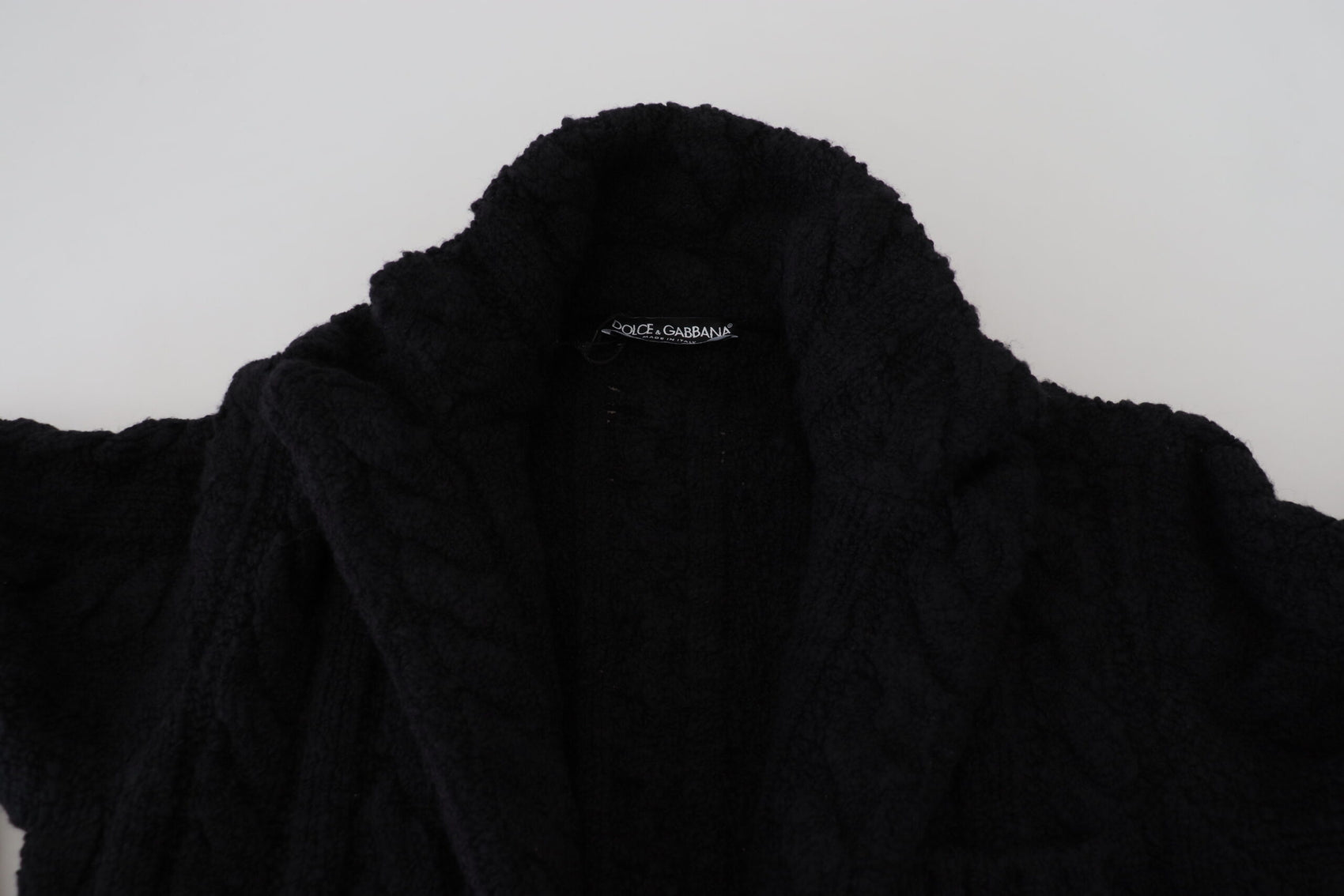 Elegante cardigan nero in misto lana e cashmere