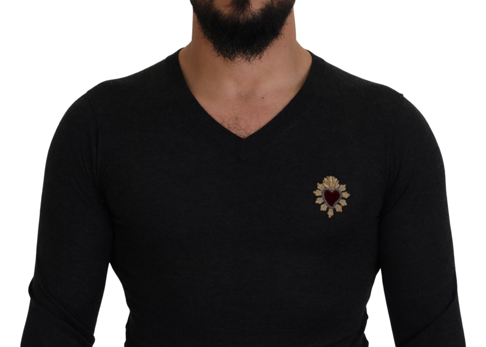 Maglione in cashmere con scollo a V e ricamo a cuore
