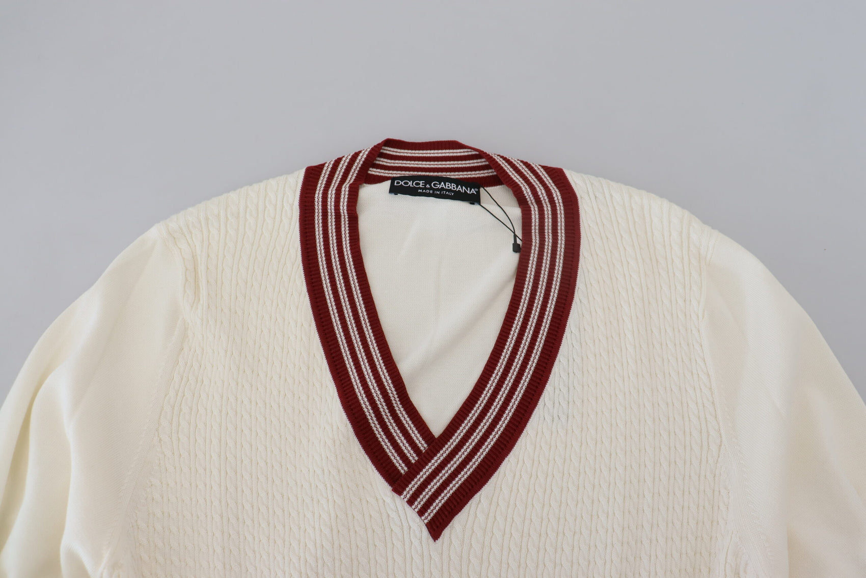 Maglione in cotone e seta bianco sporco con scollo a V